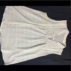 BEAUTIFUL DESIGNED LIGHT TOP GREAT FOR SUMMER